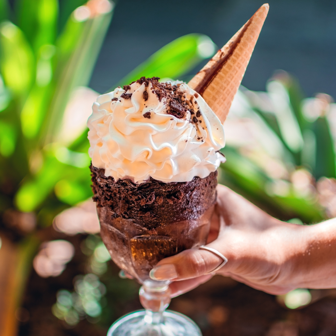 AÇAÍ COM CREME DE OVOMALTINE E CHANTILLY